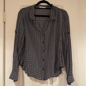 Black and white printed Bella Dahl Button Down Blouse